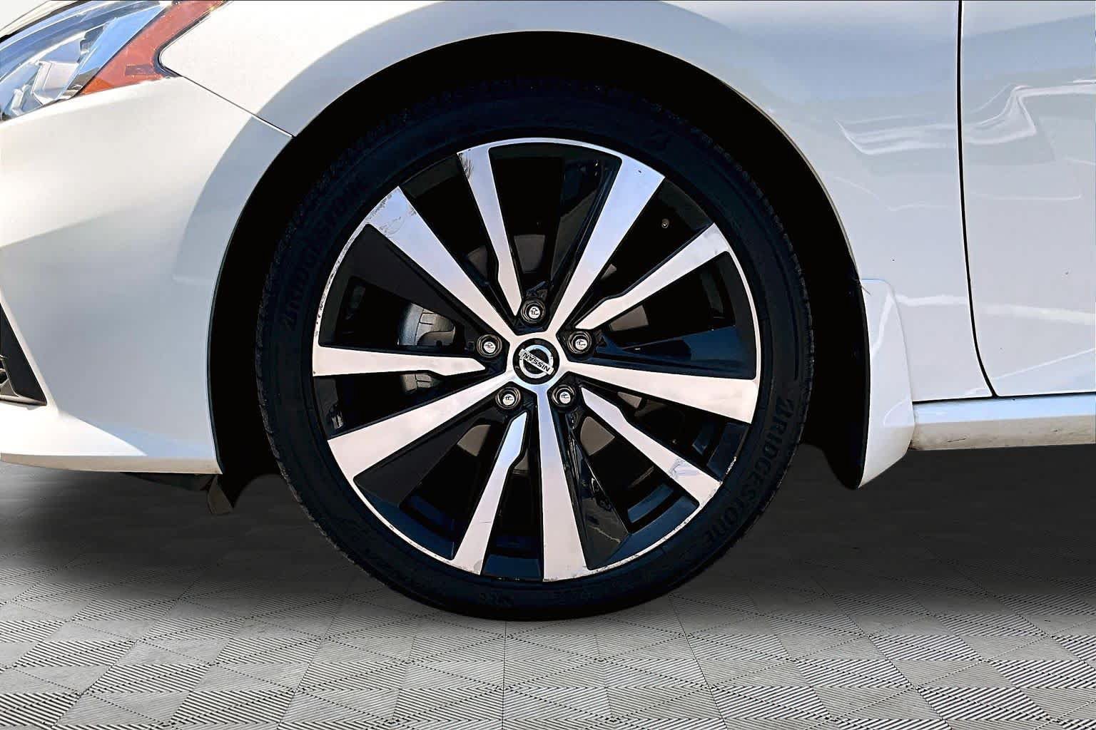 Used 2022 Nissan Altima 2.5 SR FWD image 11