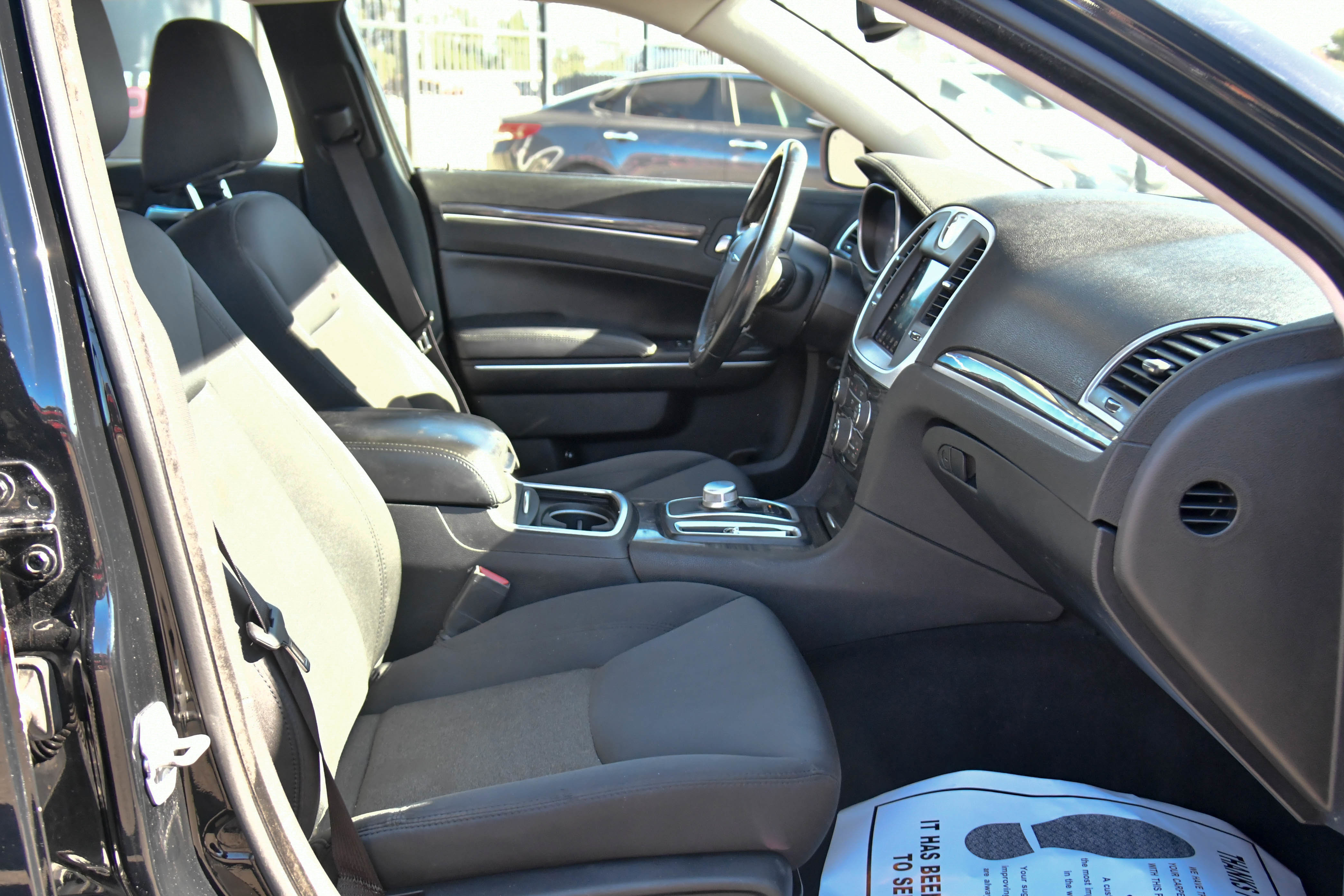 Used 2022 Chrysler 300 Touring w/ Sport Appearance Package image 41