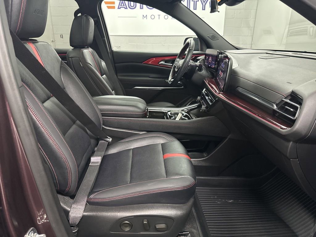 Used 2025 Chevrolet Traverse RS w/ LPO, Floor Liner Package AWD/4WD image 19
