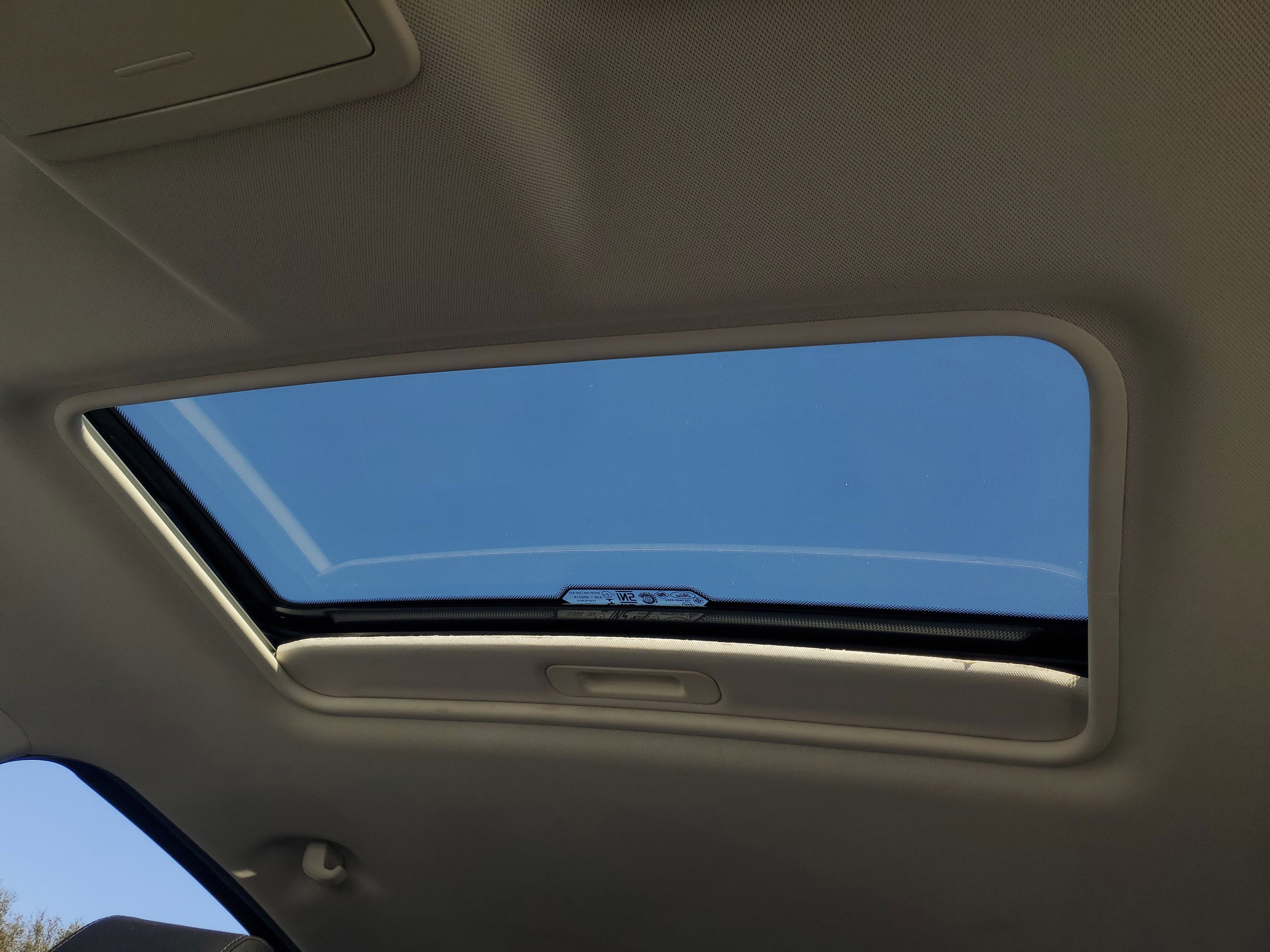 Used 2018 Ford EcoSport SE w/ SE Convenience Package image 29