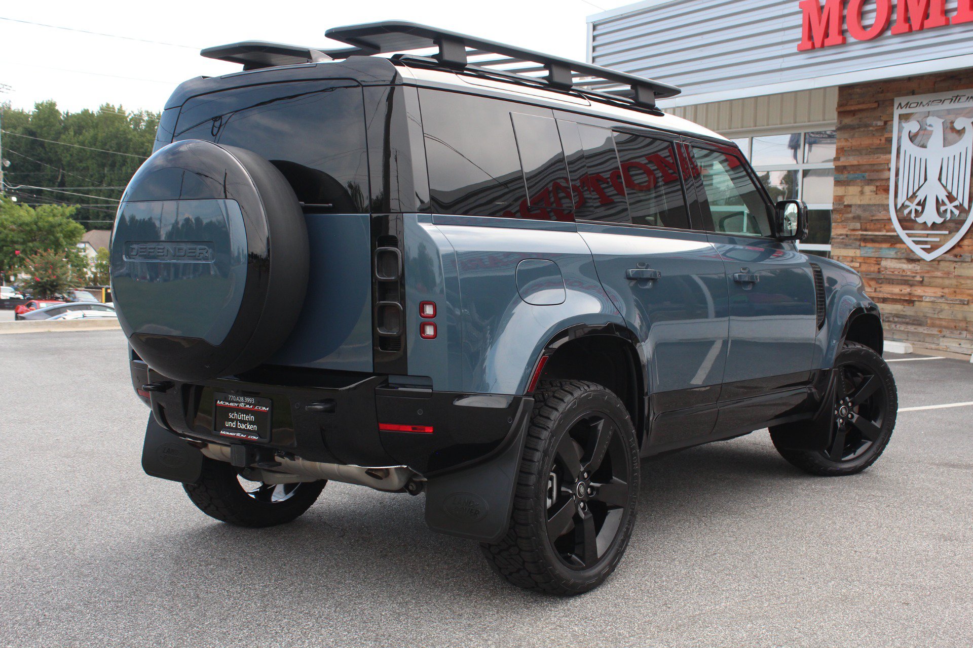 Used 2025 Land Rover Defender 110 X-Dynamic SE AWD/4WD image 17