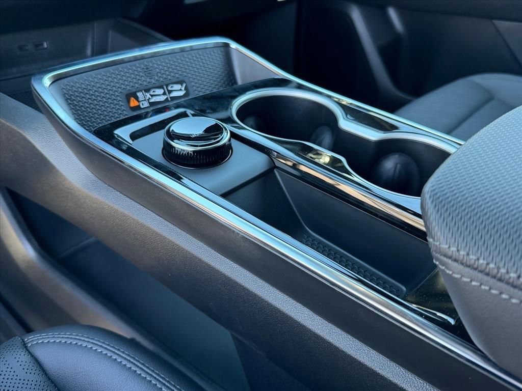 New 2026 Chevrolet Equinox LT w/ Convenience Package II image 13