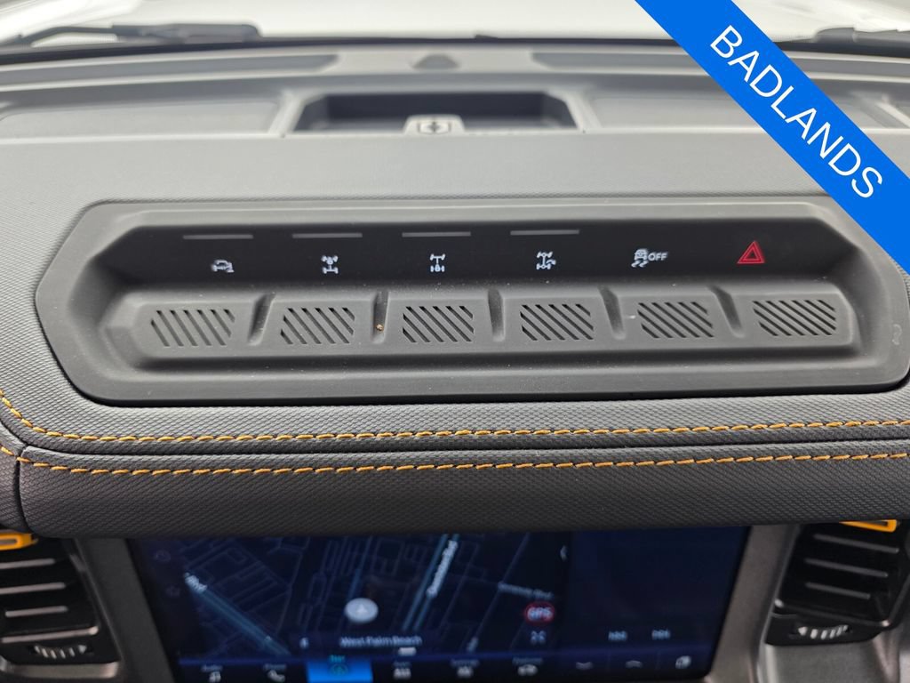 Used 2024 Ford Bronco Badlands w/ Sasquatch Package AWD/4WD image 21