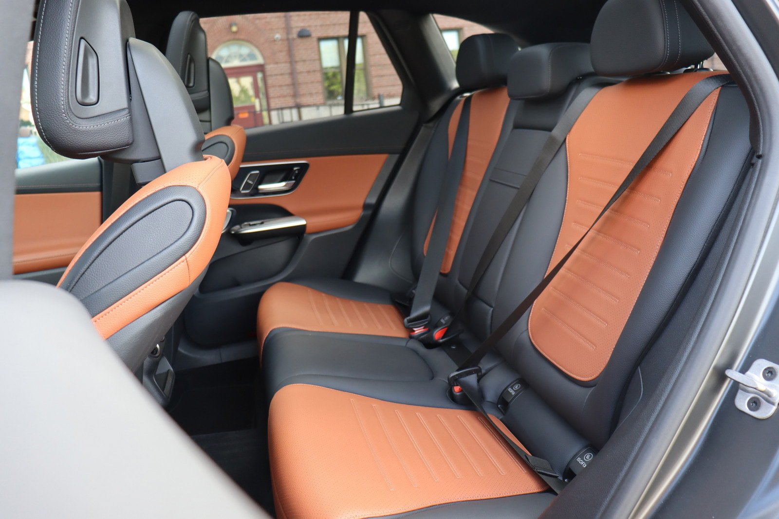 Used 2024 Mercedes-Benz GLC 300 w/ AMG Line image 17