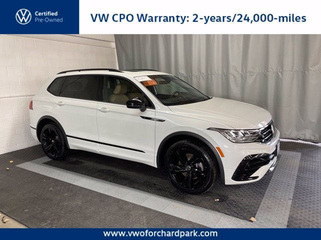 Certified 2024 Volkswagen Tiguan SE R-Line AWD/4WD image 1