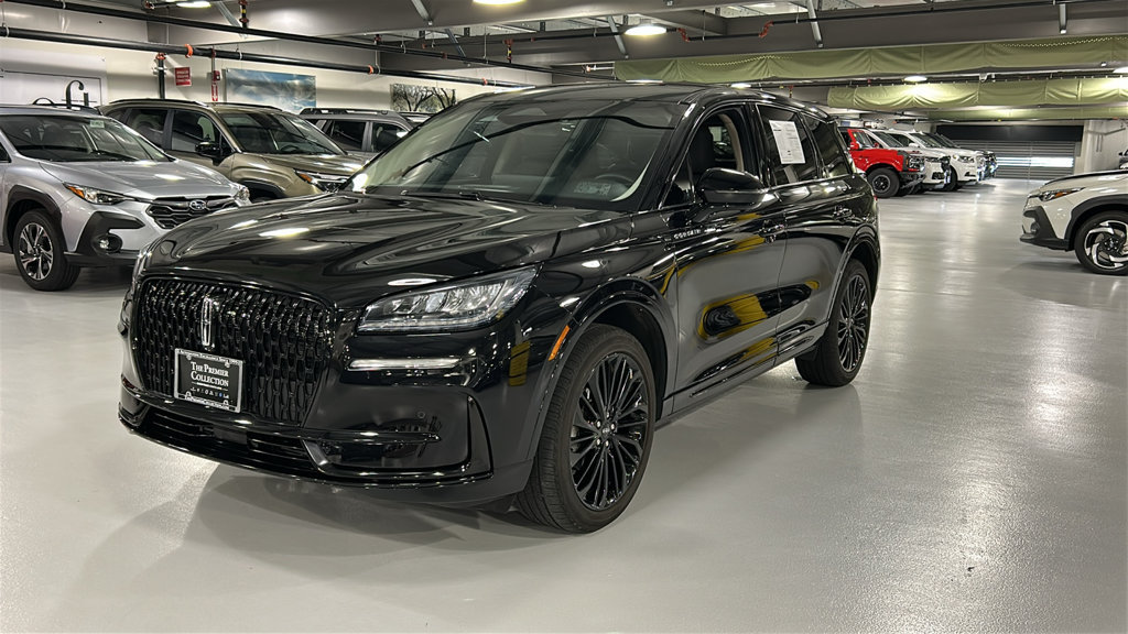 Used 2023 Lincoln Corsair AWD w/ Equipment Group 101A image 3