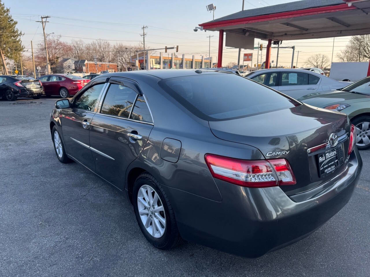 Used 2010 Toyota Camry XLE image 5
