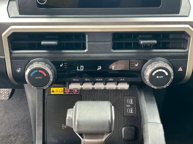 Certified 2024 Toyota Tacoma SR5 AWD/4WD image 61