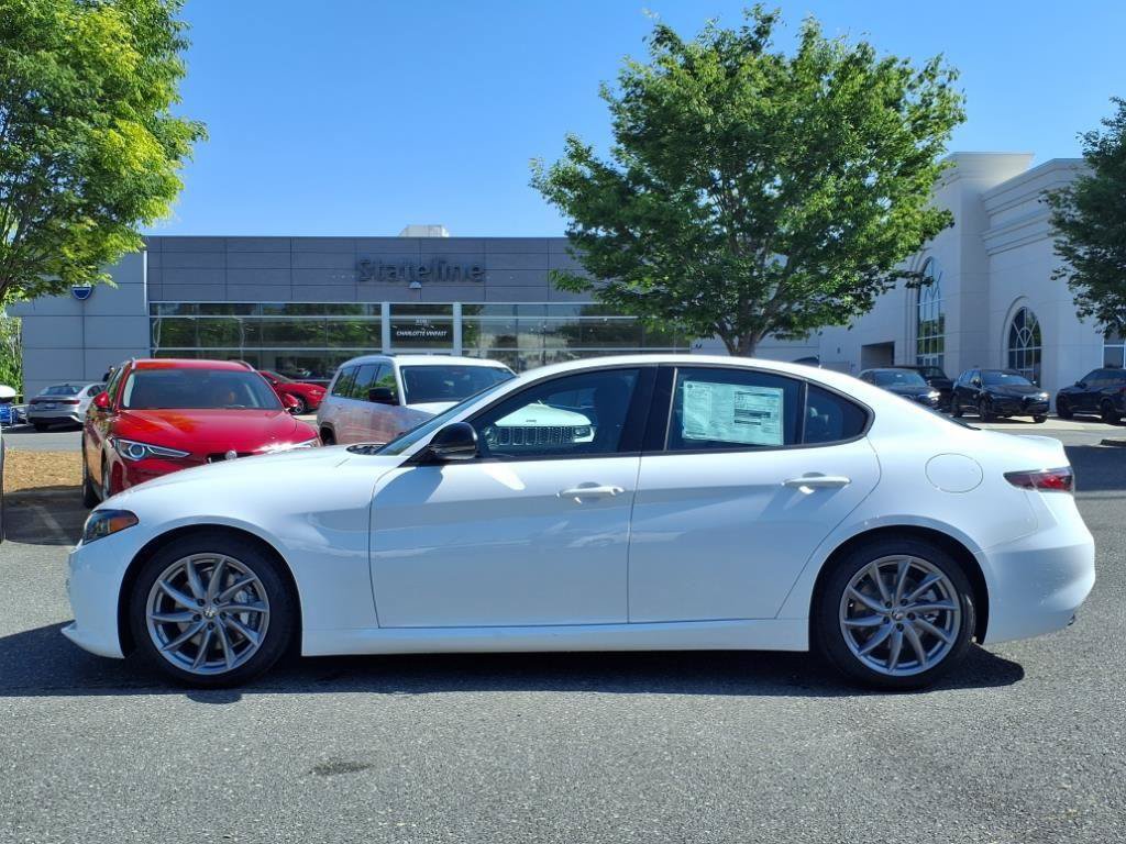 New 2025 Alfa Romeo Giulia RWD image 18