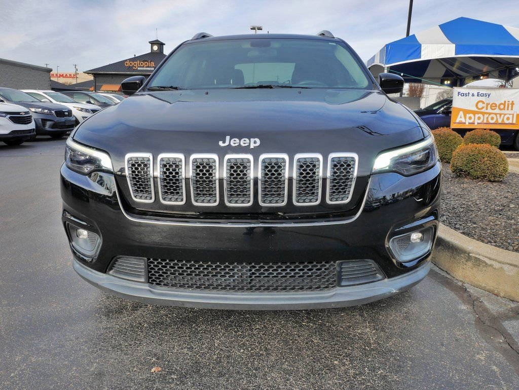 Used 2019 Jeep Cherokee Latitude w/ Cold Weather Group image 3