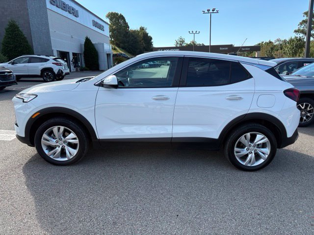 Used 2024 Buick Encore GX Preferred w/ Comfort Package AWD/4WD image 2