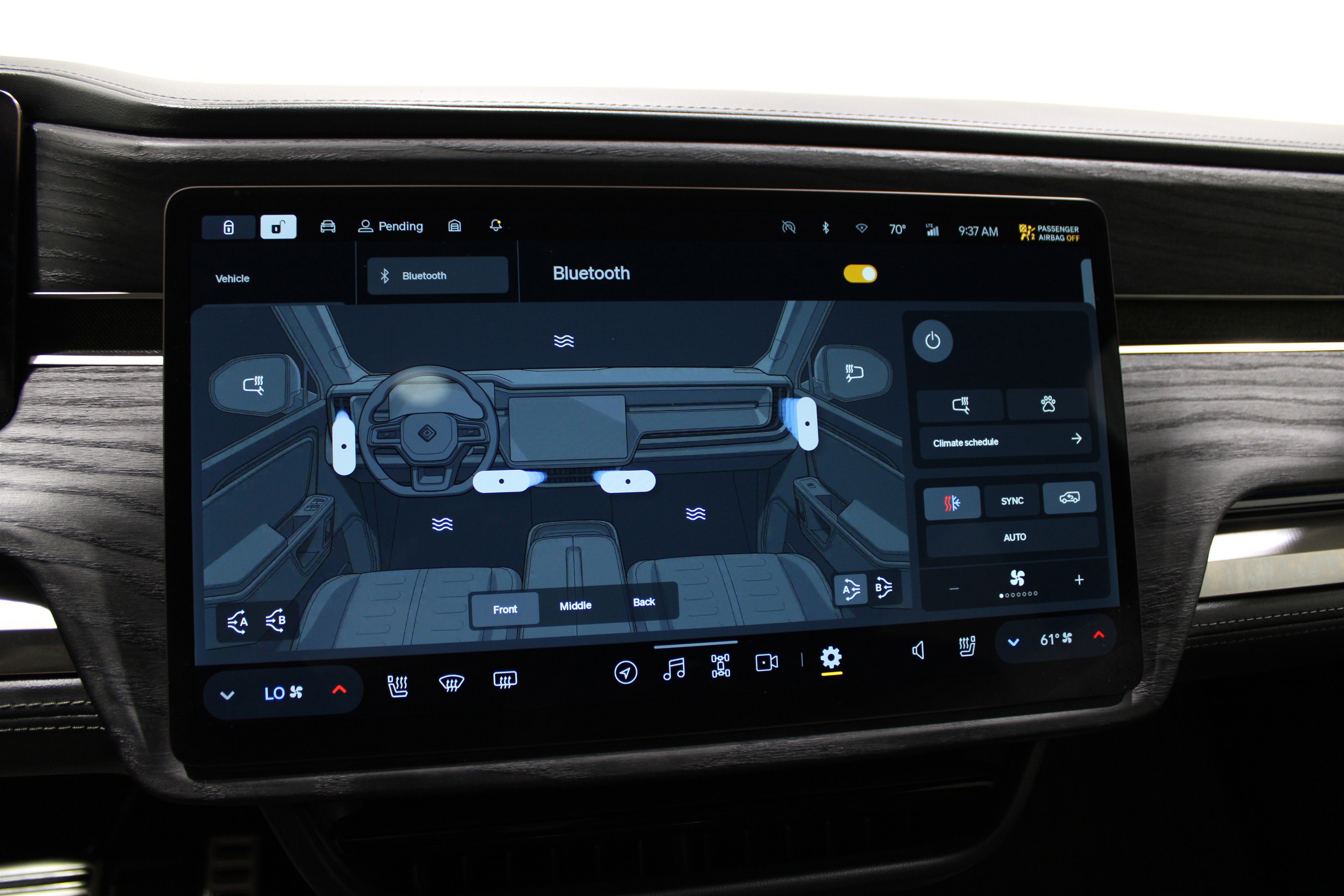 Used 2024 Rivian R1S Adventure image 21