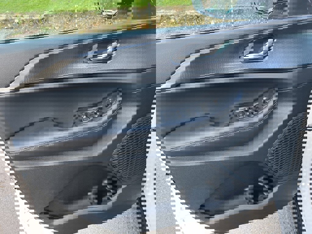 New 2025 Jeep Grand Cherokee Laredo X image 18