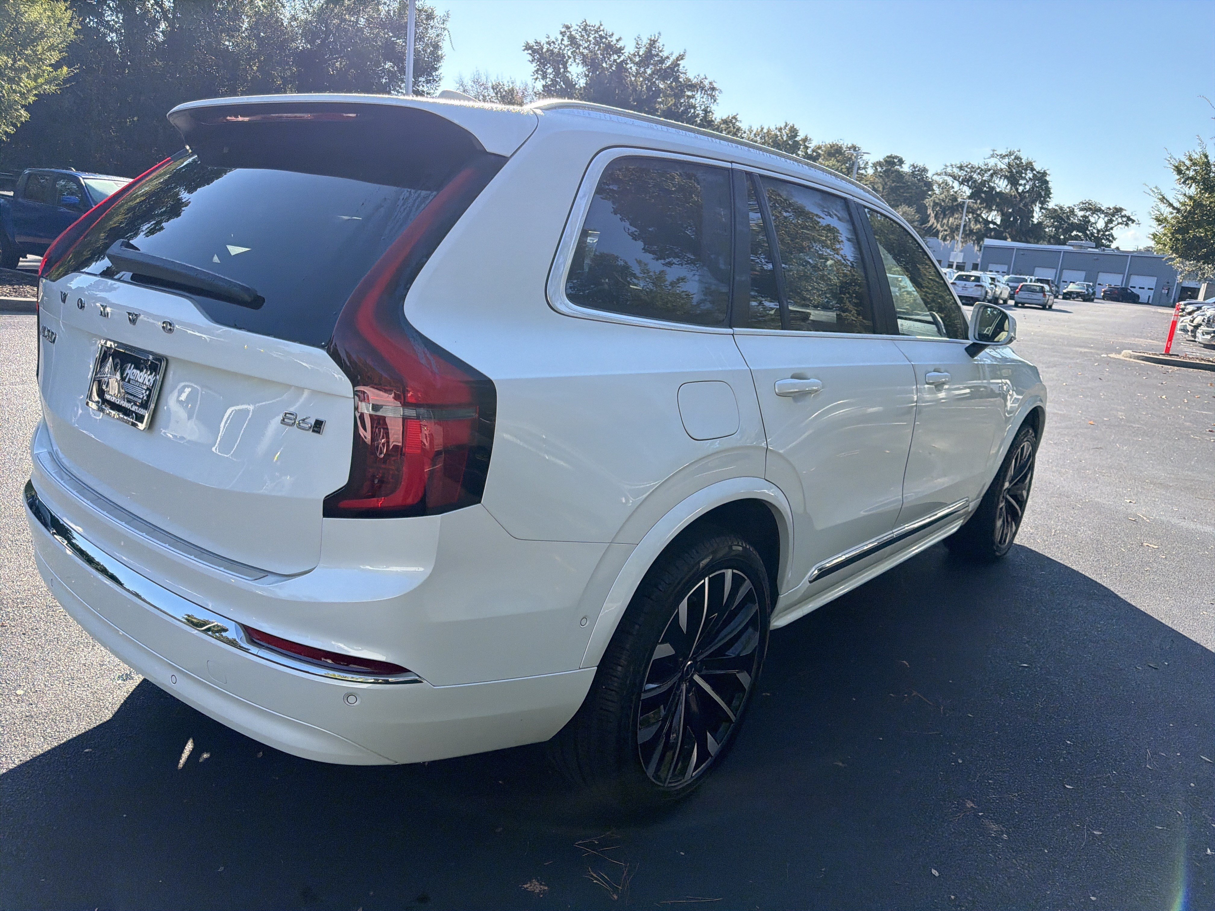 Certified 2026 Volvo XC90 B6 Plus AWD/4WD image 17