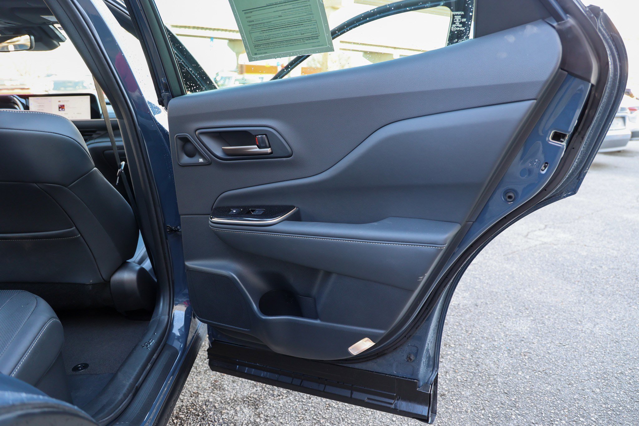 Used 2025 Toyota Crown Platinum image 39