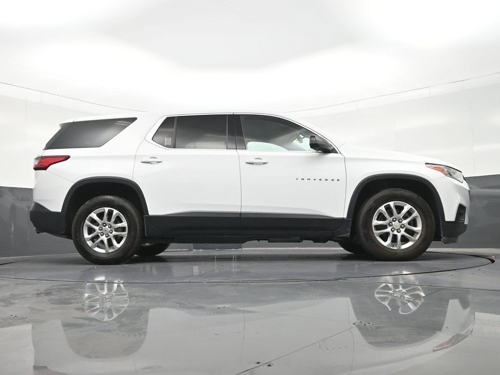 Used 2021 Chevrolet Traverse LS FWD image 29