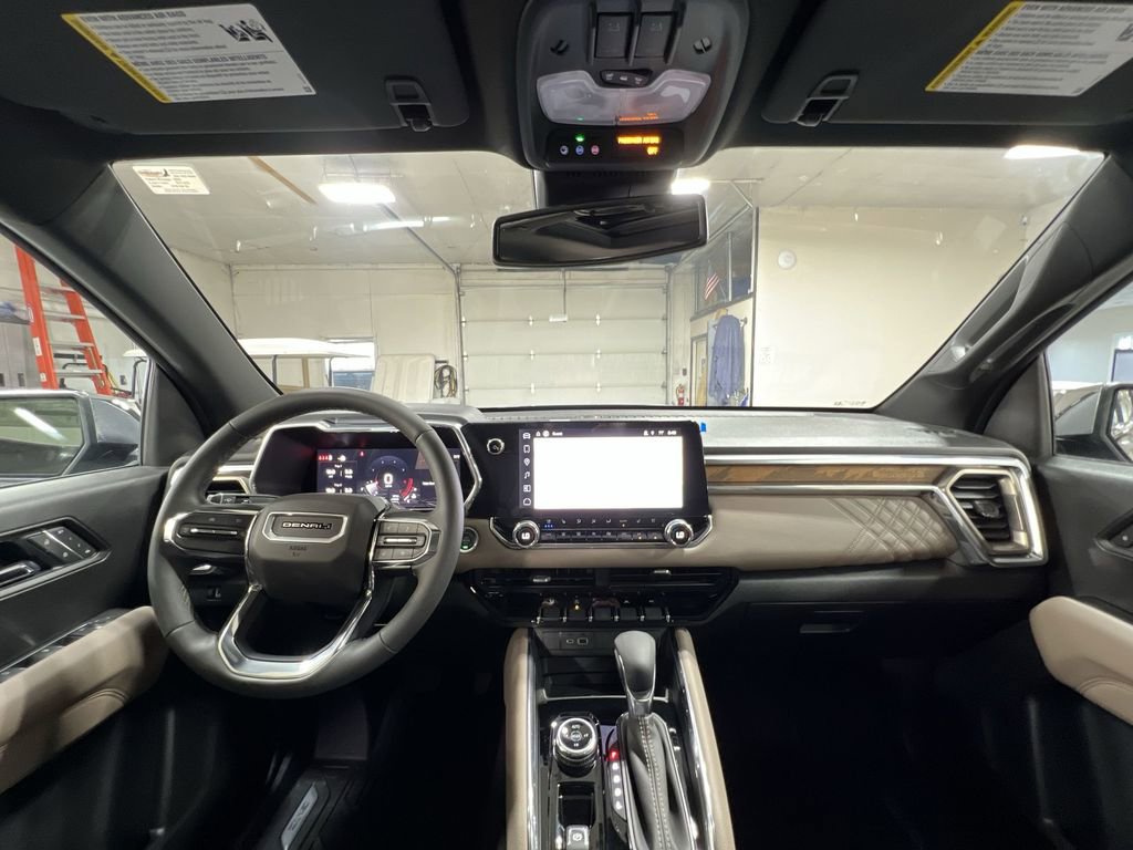 New 2025 GMC Canyon Denali w/ LPO, Denali Black Edition image 21