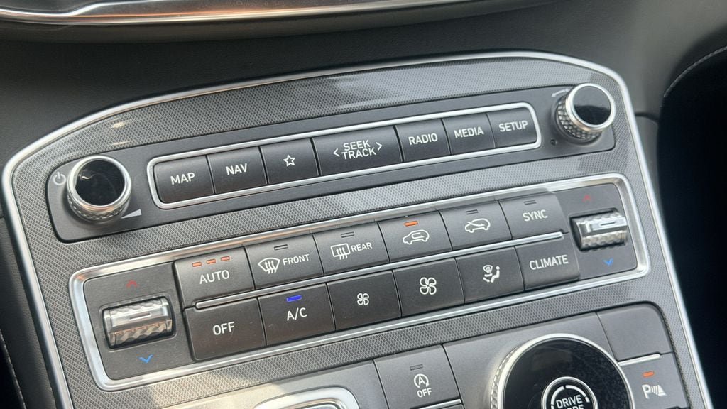 Used 2022 Hyundai Santa Fe Calligraphy FWD image 17