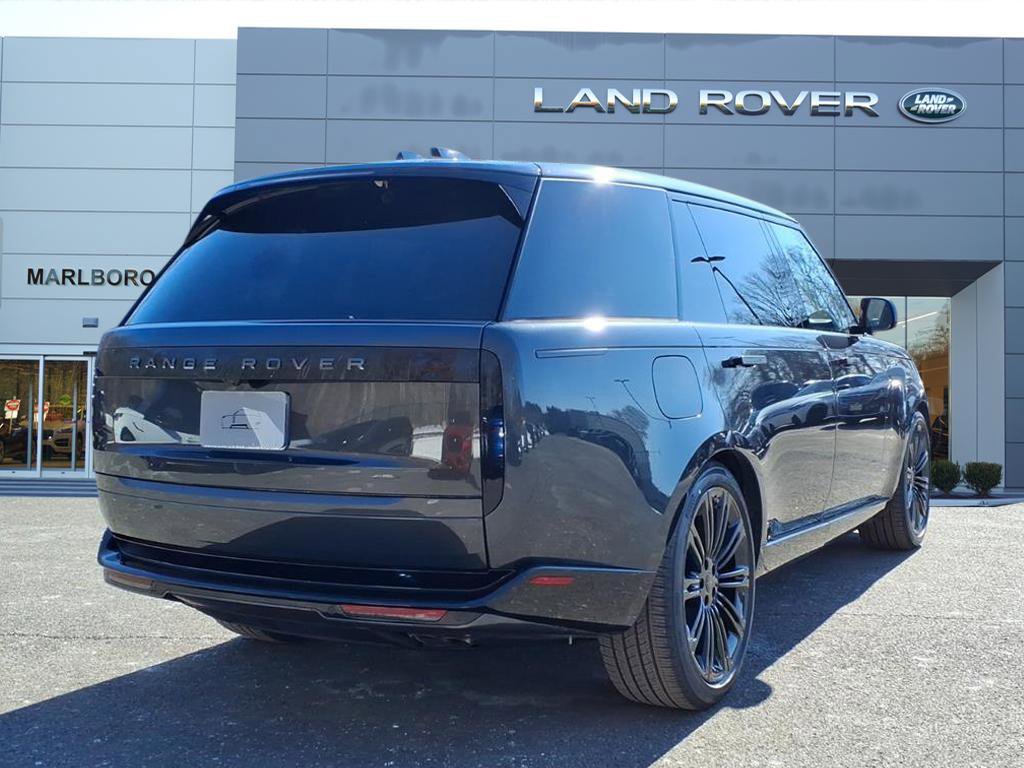 New 2026 Land Rover Range Rover Long Wheelbase SE image 2