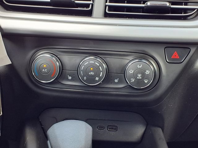 Used 2024 Chevrolet Trax LS w/ LS Convenience Package FWD image 12