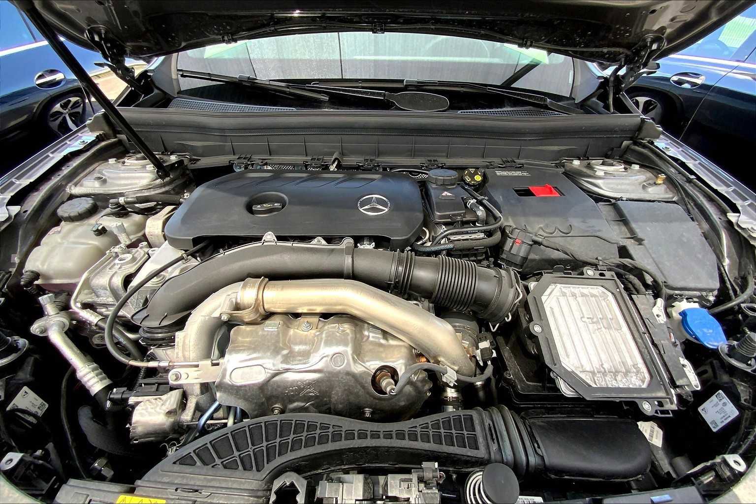 New 2025 Mercedes-Benz GLB 250 image 18