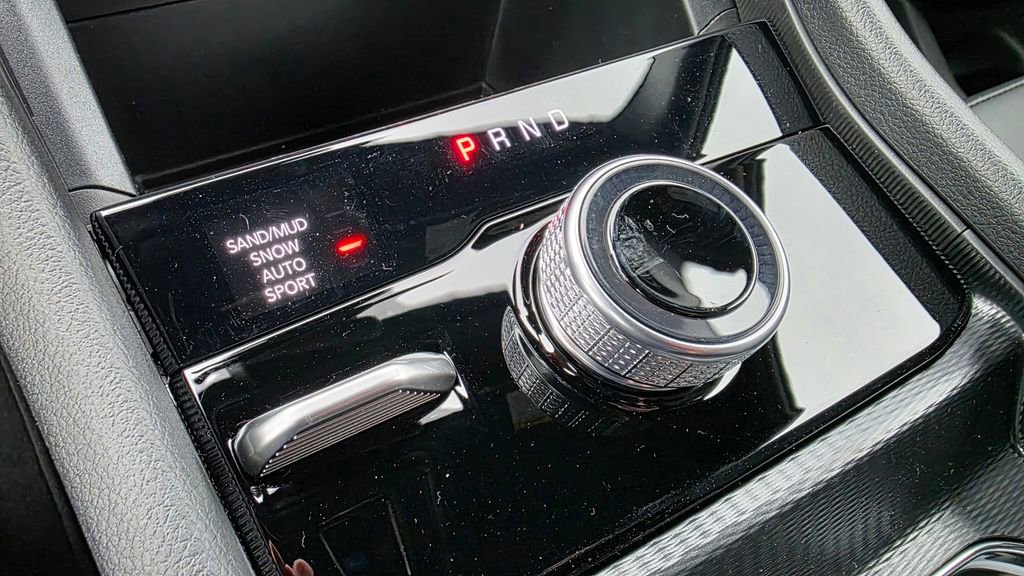 New 2025 Jeep Grand Cherokee L Limited w/ Black Appearance Package image 42