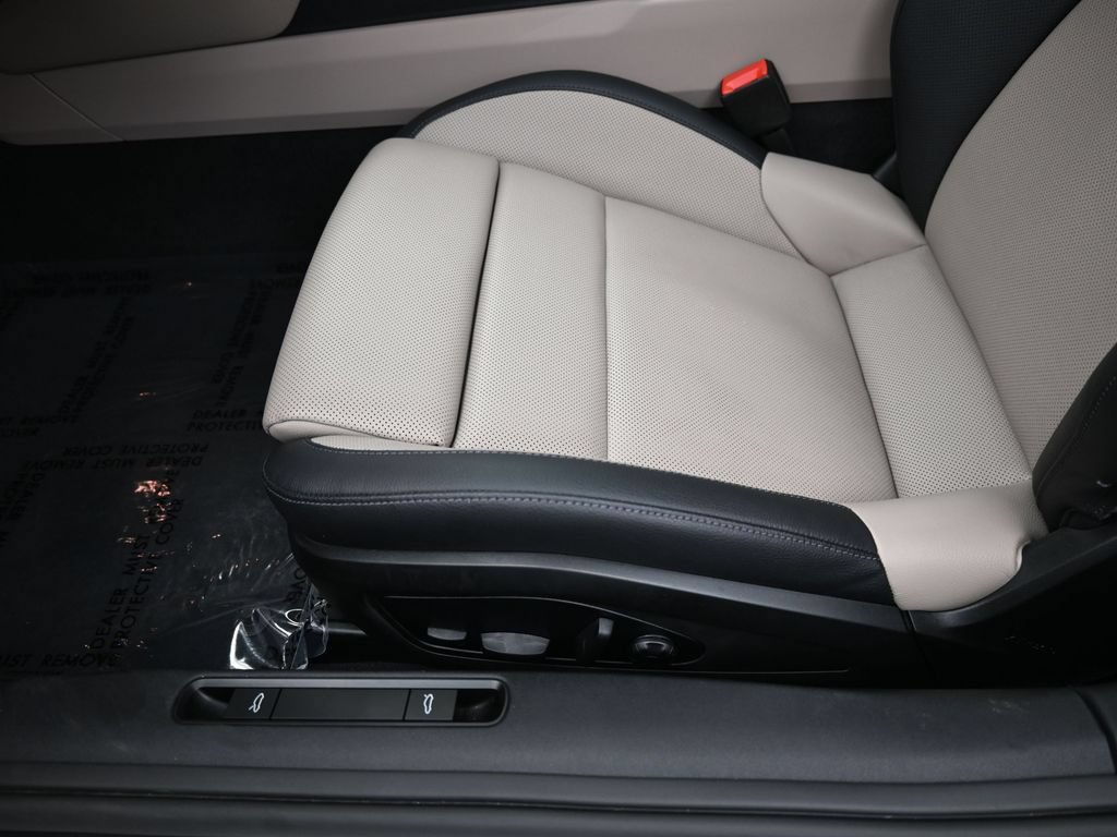 Certified 2025 Porsche 911 Carrera RWD image 21