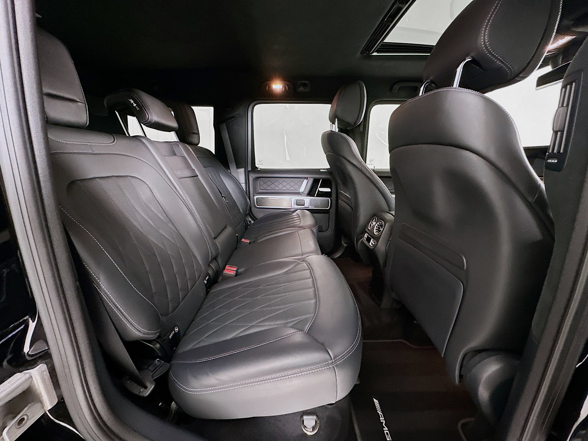 Used 2023 Mercedes-Benz G 550 image 29