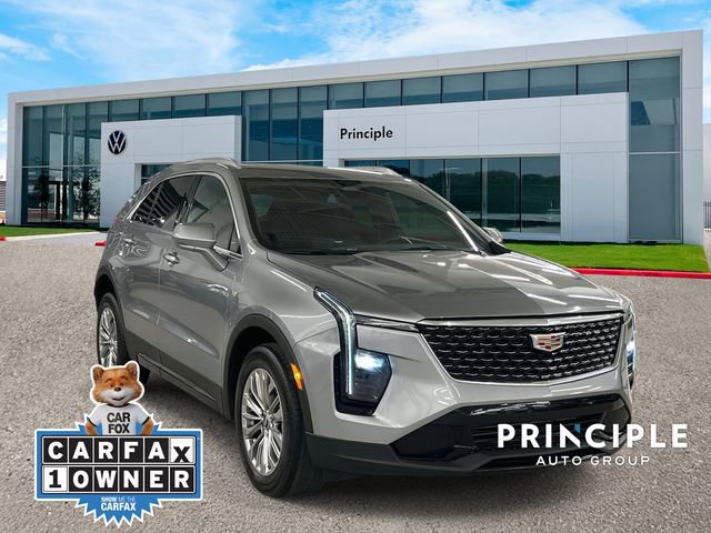 Used 2024 Cadillac XT4 Premium Luxury image 3