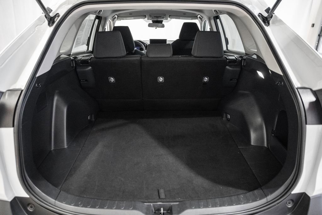 Used 2024 Toyota RAV4 LE image 9