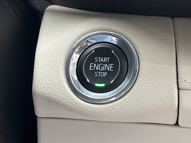 Used 2023 Buick Envision Avenir image 23