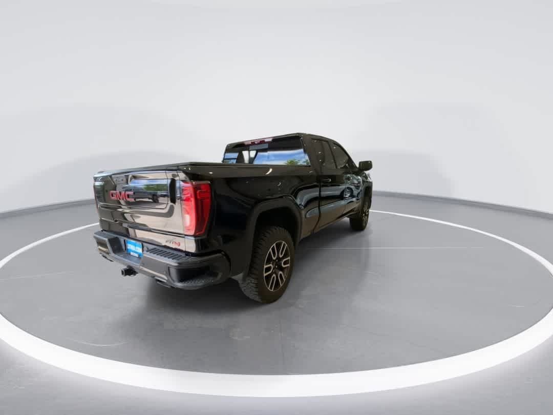 Used 2024 GMC Sierra 1500 AT4 w/ Technology Package AWD/4WD image 8