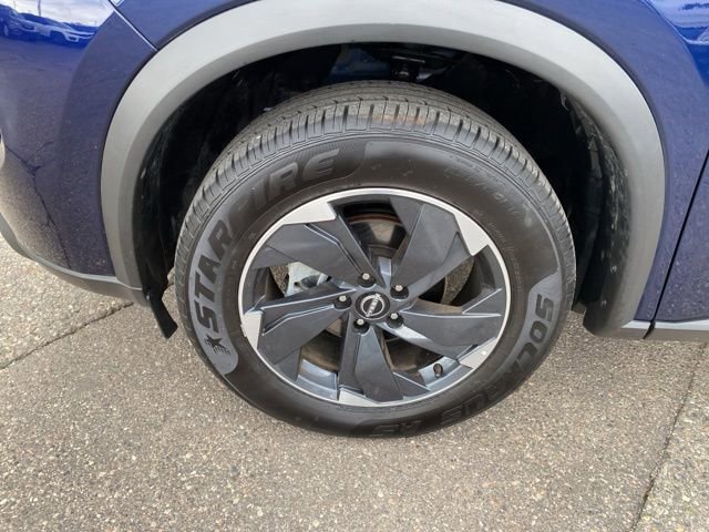 Used 2025 Nissan Rogue SV AWD/4WD image 12