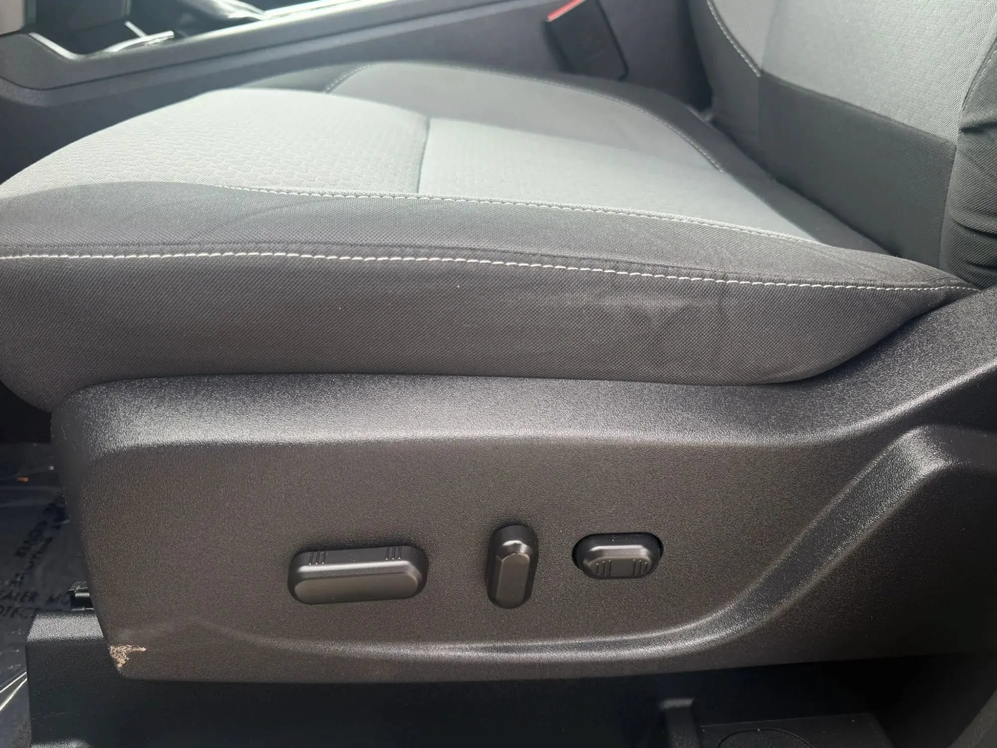 Used 2018 Ford Escape SE FWD image 15