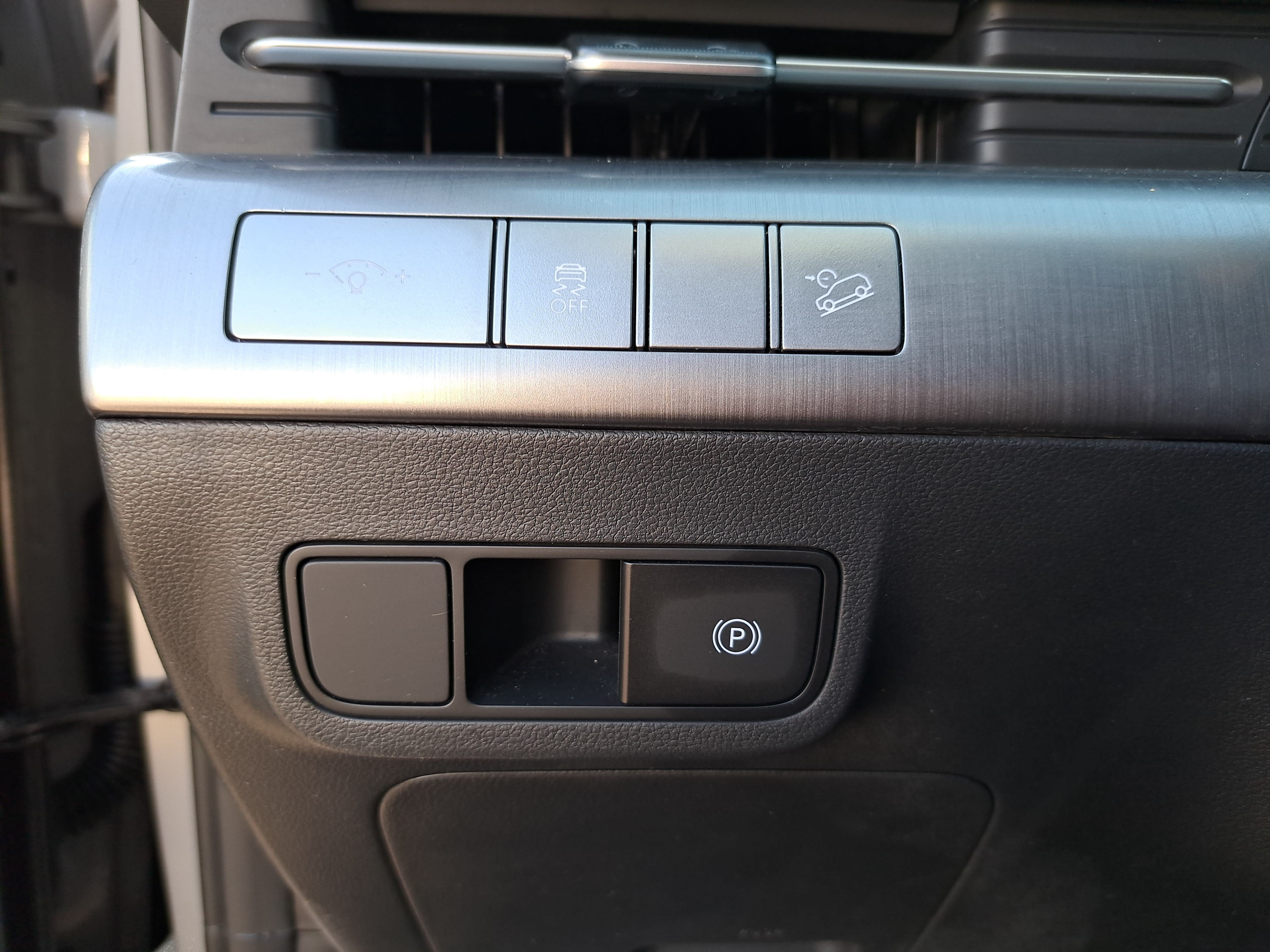 Used 2025 Hyundai Kona SEL FWD image 23