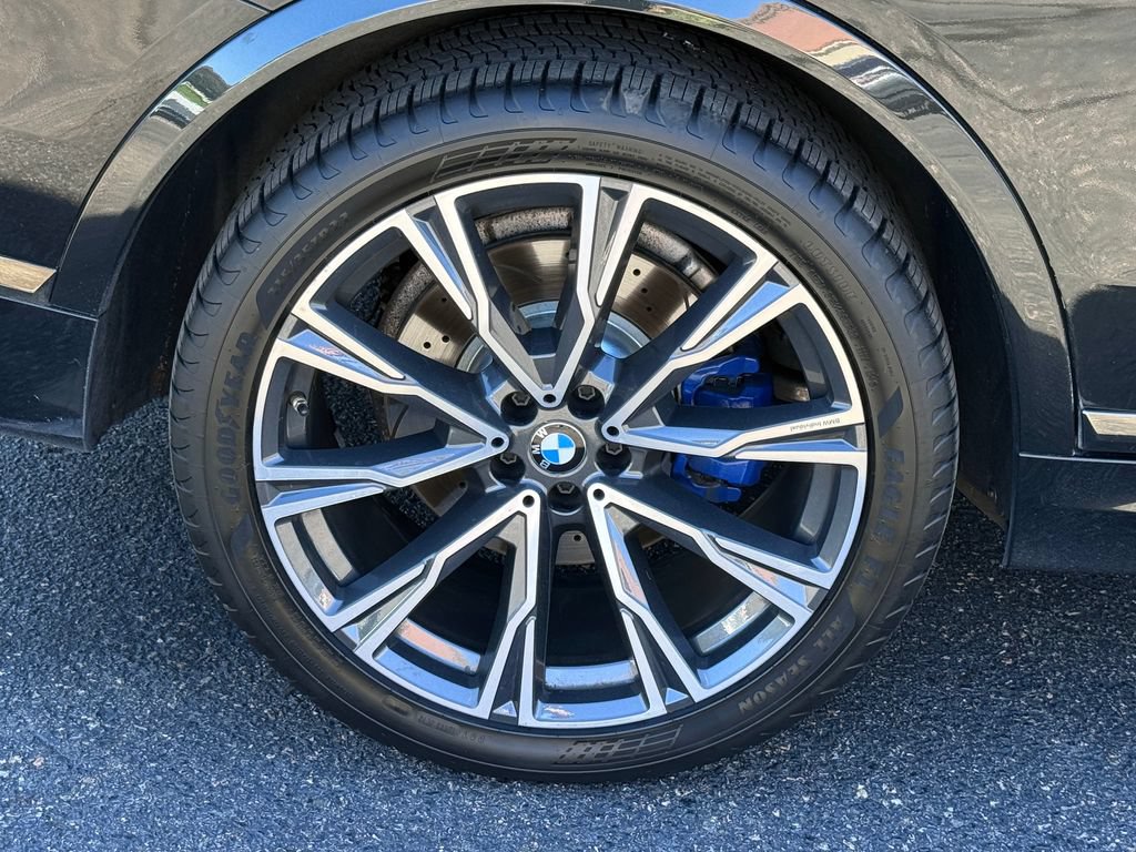 Used 2019 BMW X7 xDrive50i w/ Dynamic Handling Package AWD/4WD image 17