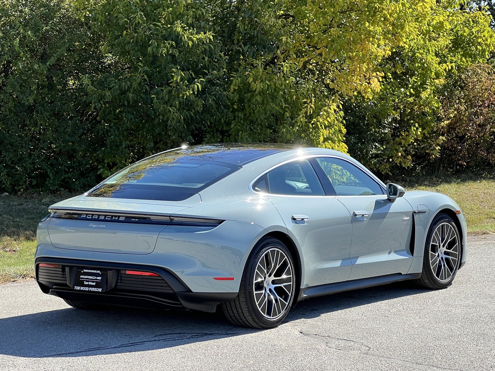 Certified 2025 Porsche Taycan image 6