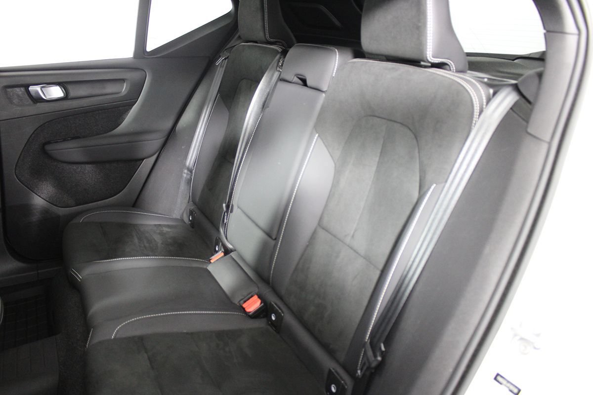 Used 2023 Volvo XC40 Recharge Plus w/ Protection Package Premier AWD/4WD image 20