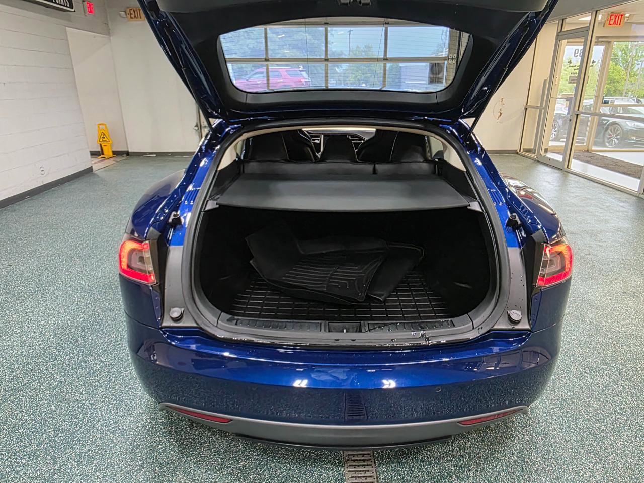 Used 2015 Tesla Model S 70D AWD/4WD image 20