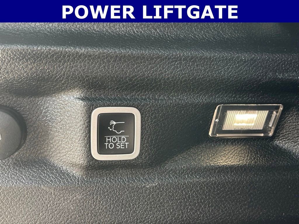 Used 2023 Jeep Grand Cherokee L Laredo AWD/4WD image 17