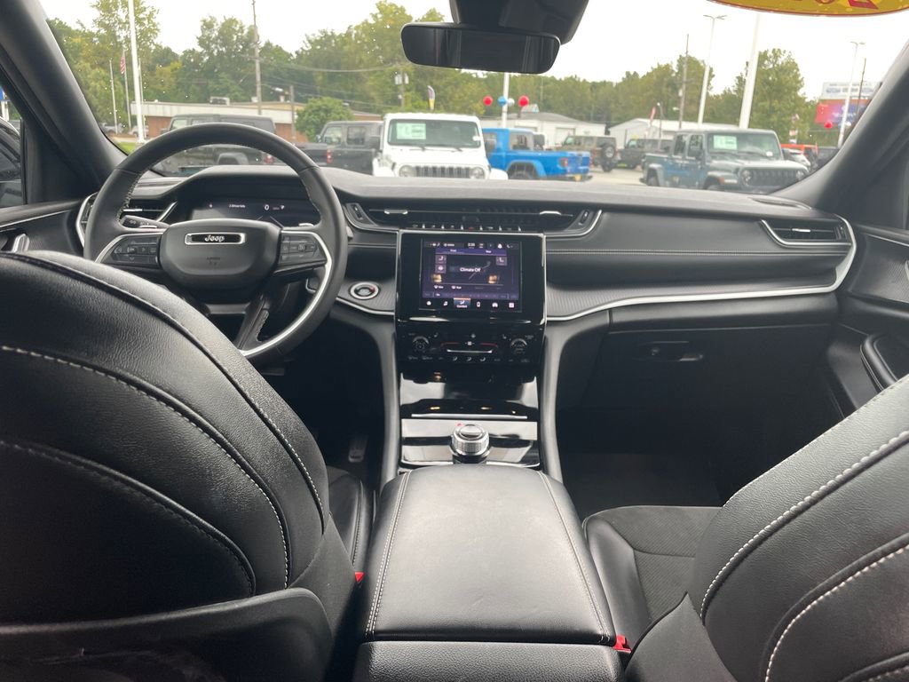 Used 2025 Jeep Grand Cherokee L Altitude w/ Trailer Tow Package image 48