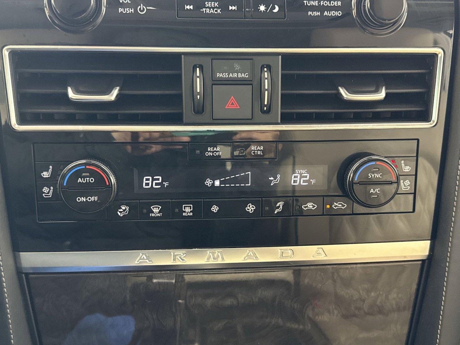 Used 2023 Nissan Armada Platinum w/ Captain's Chairs Package image 21