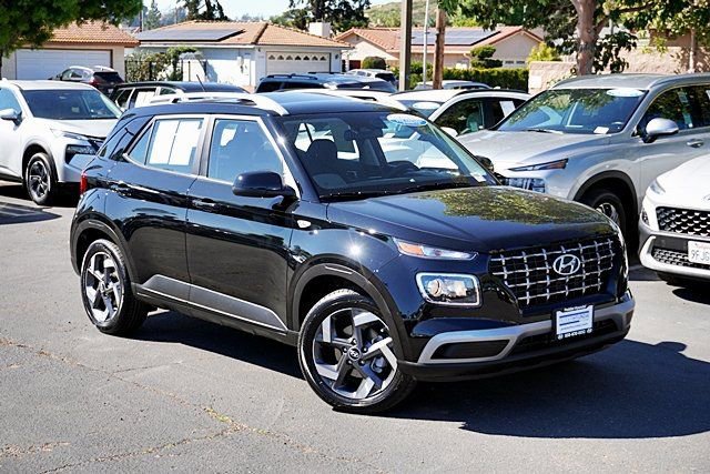 Certified 2026 Hyundai Venue SEL image 3