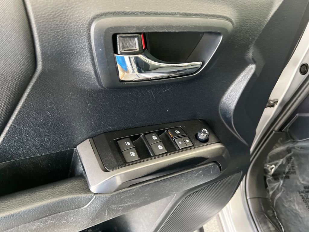 Used 2020 Toyota Tacoma TRD Off-Road AWD/4WD image 13