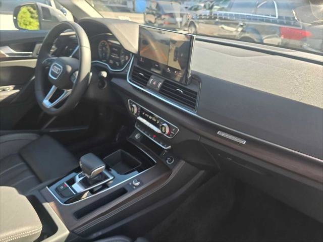 Used 2023 Audi Q5 e Prestige w/ Prestige Package image 12