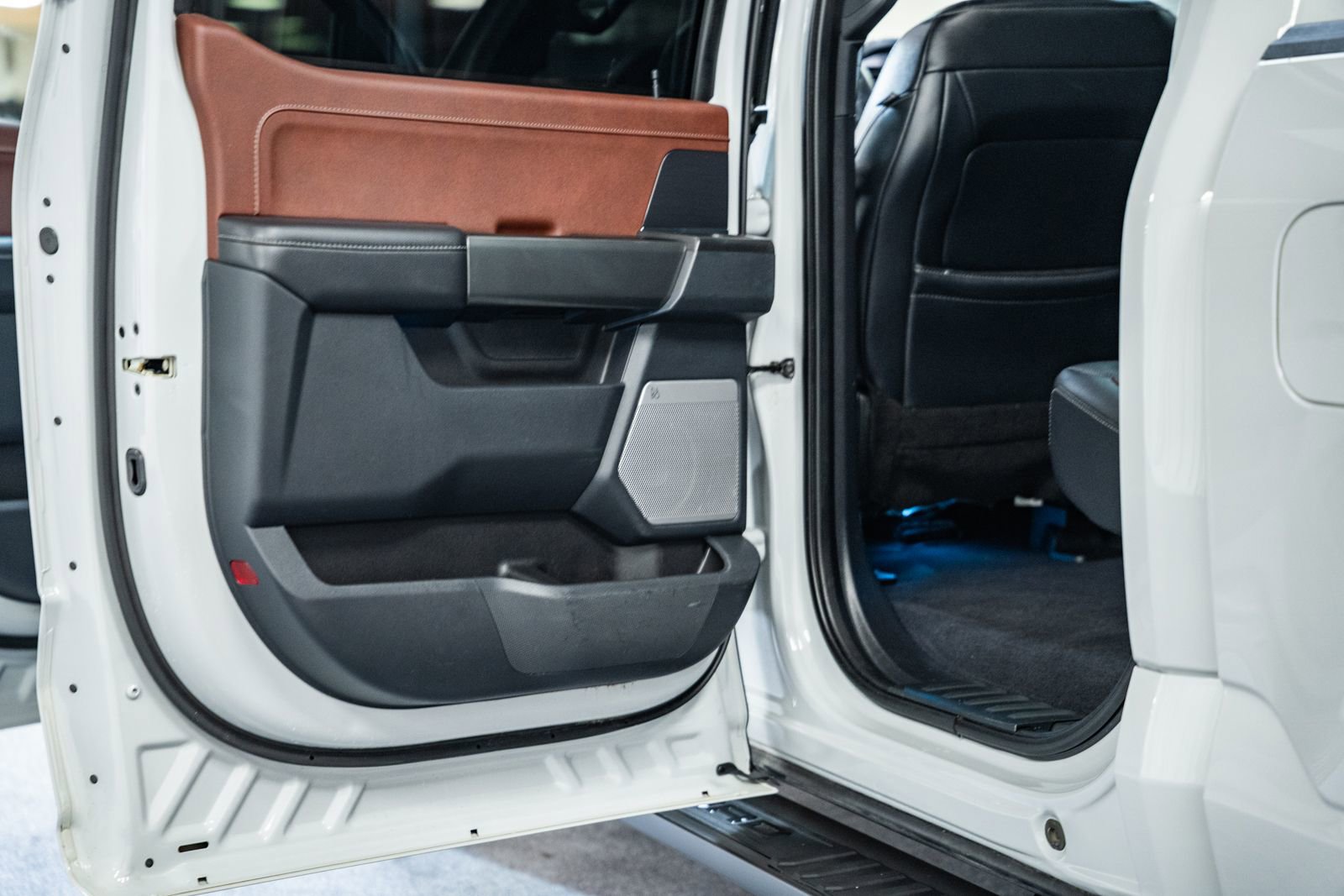 Used 2023 Ford F150 Lariat w/ Equipment Group 502A High image 46