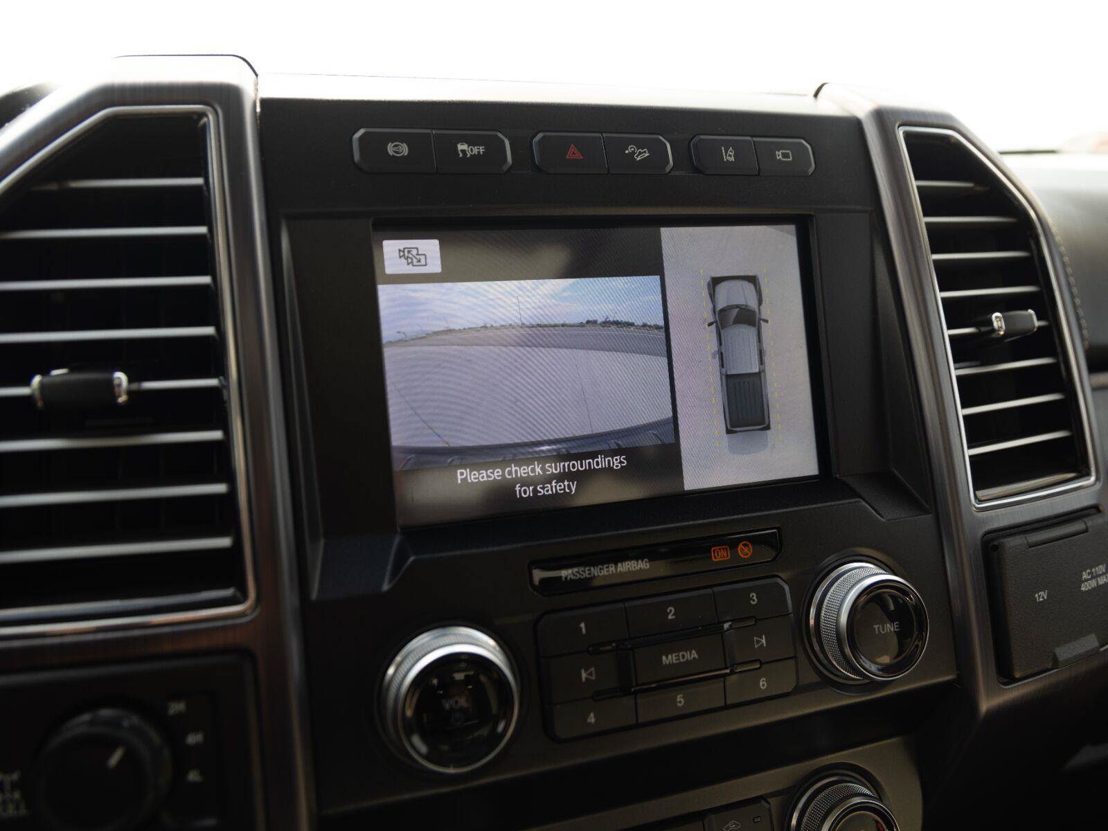 Used 2020 Ford F350 Limited AWD/4WD image 33