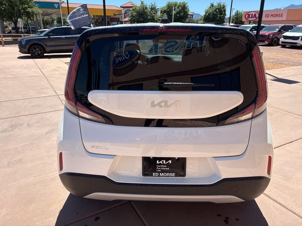Used 2025 Kia Soul LX FWD image 7