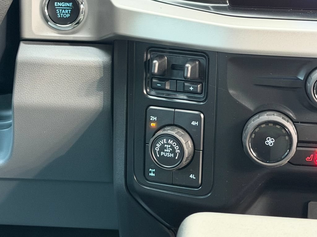 New 2026 Ford F250 XLT w/ XLT Premium Package AWD/4WD image 12