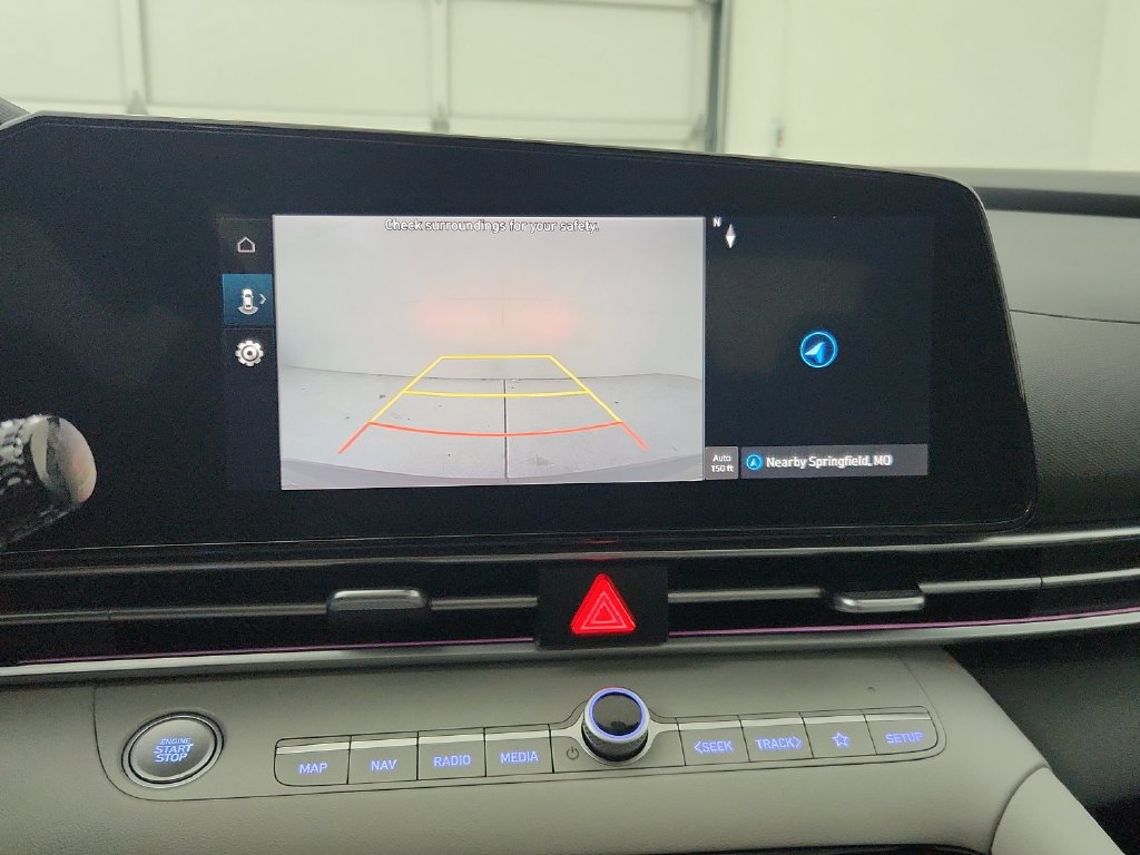 Used 2025 Hyundai Elantra Limited FWD image 27